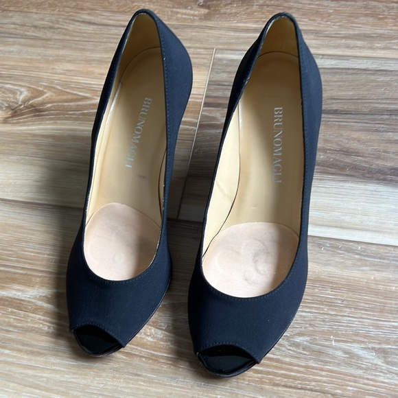 BRUNOMAGLI Heel Size 35.5 - Picture 5 of 14